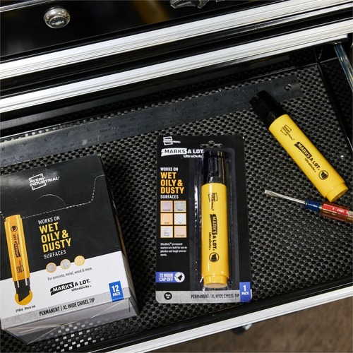 Avery UltraDuty Markers, XL Wide Tip, 1 Black Marker (29865) - Narrow, Bold Marker Point - 18 mm Marker Point Size - Chisel Marker Point Style - Black - Polyester Tip - 1